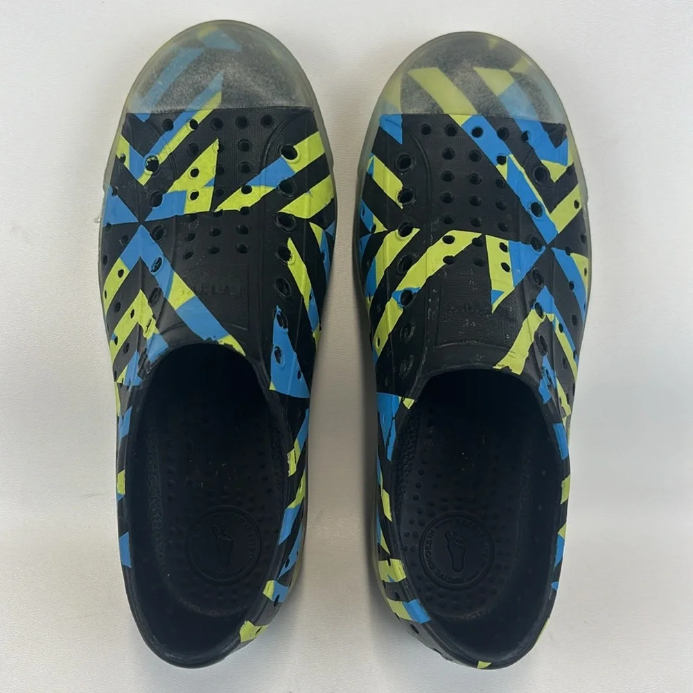 NATIVE Jefferson Glow Waterproof SlipOn Shoes Size J1 - Picture 6 of 9